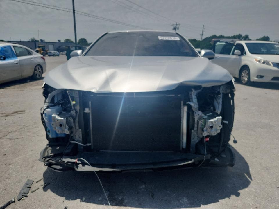 2018 TOYOTA CAMRY LE 5