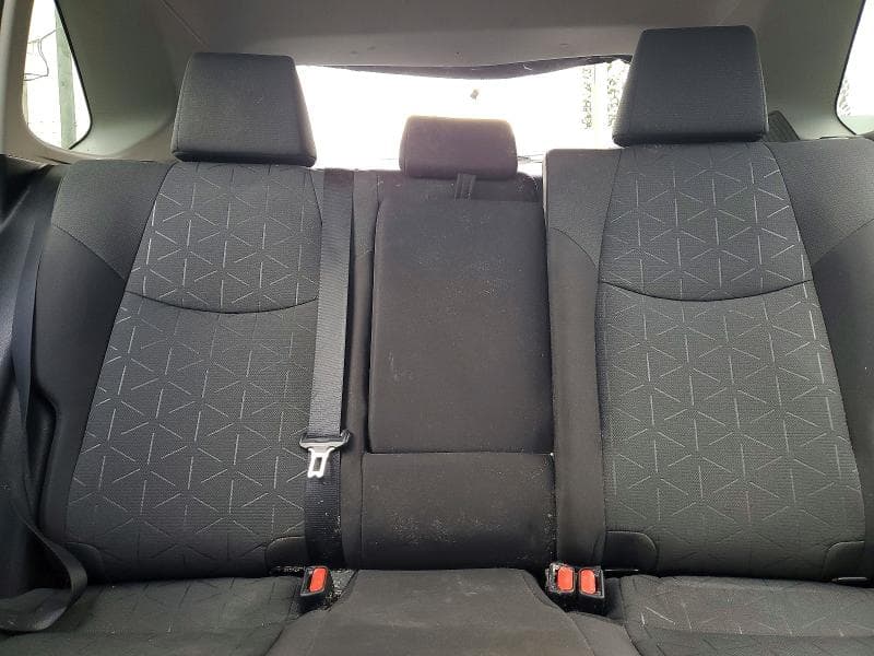 2021 TOYOTA RAV4 XLE 10