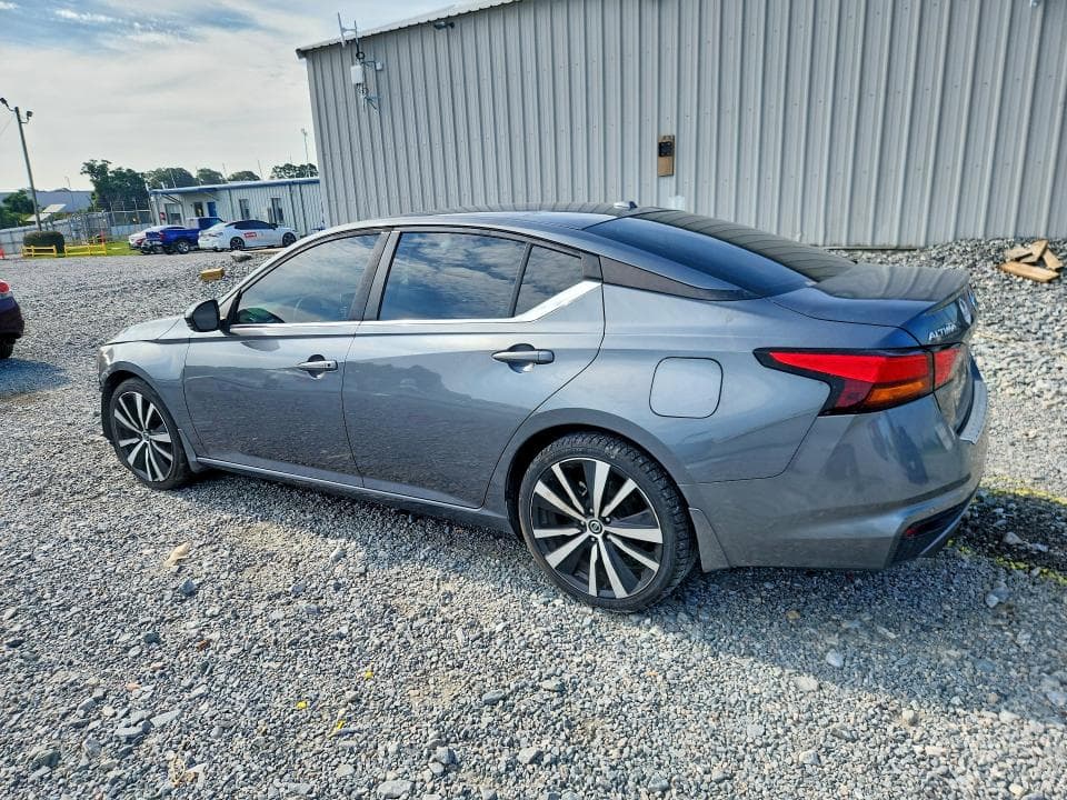 2021 NISSAN ALTIMA SR 2