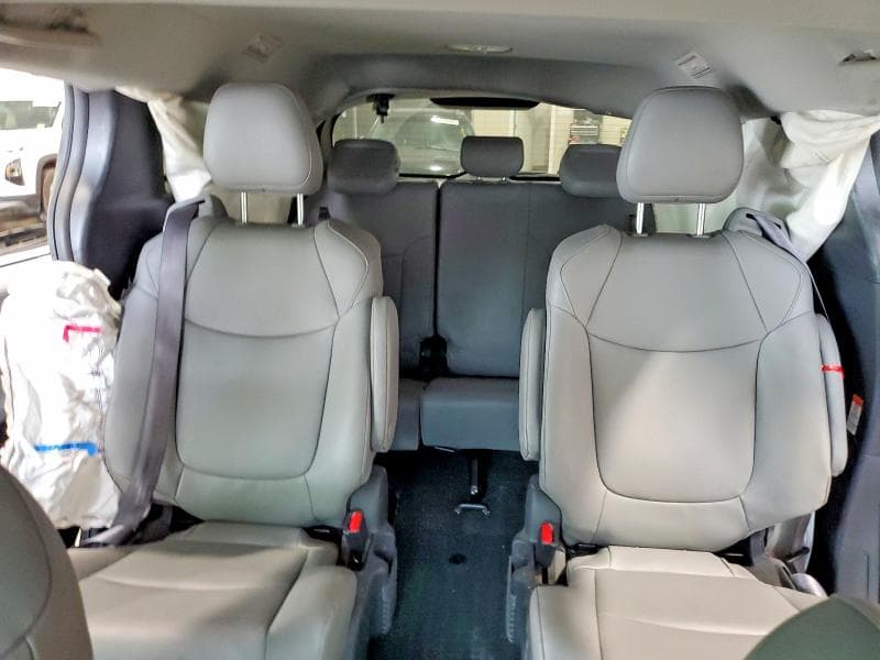 2025 TOYOTA SIENNA XLE 7-PASSENGER 10