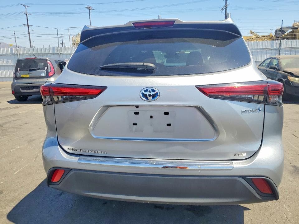 2022 TOYOTA HIGHLANDER HYBRID XLE 6
