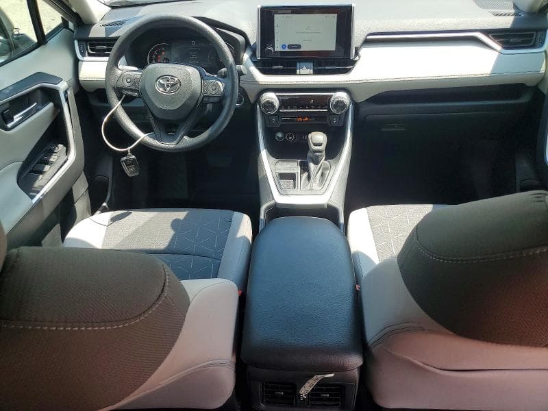 2025 TOYOTA RAV4 XLE 8