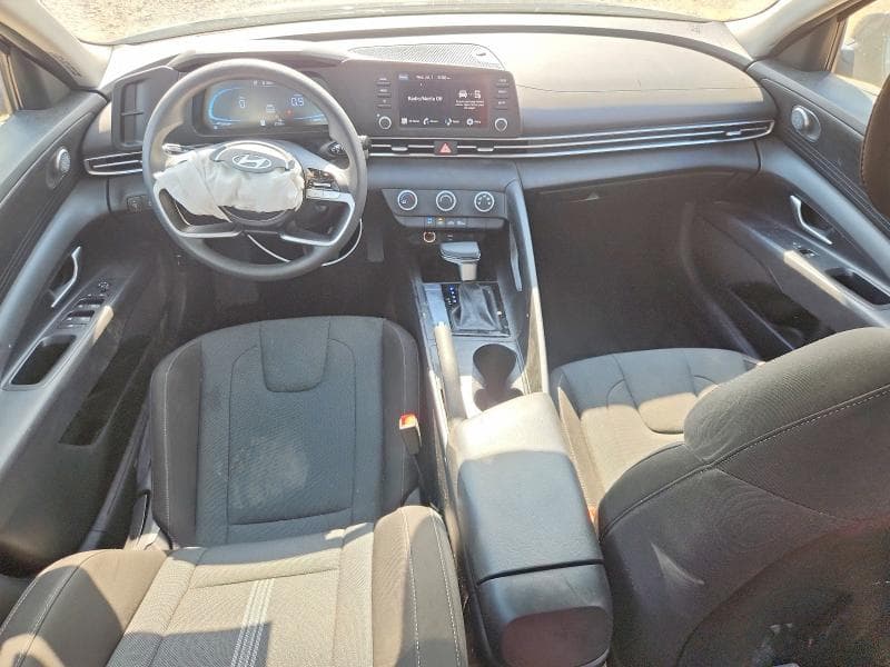 2025 HYUNDAI ELANTRA SE 8
