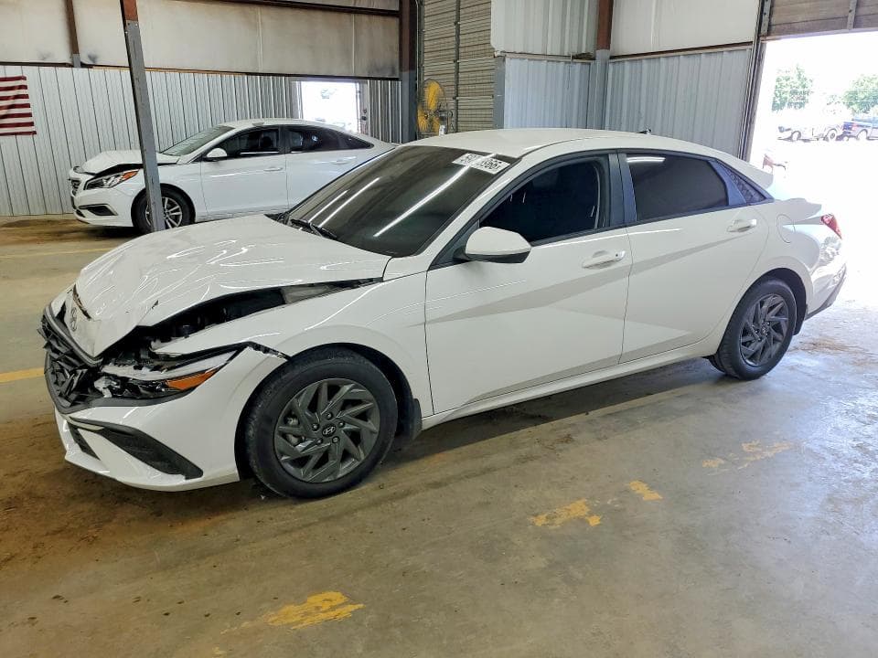 2024 HYUNDAI ELANTRA SEL - 1