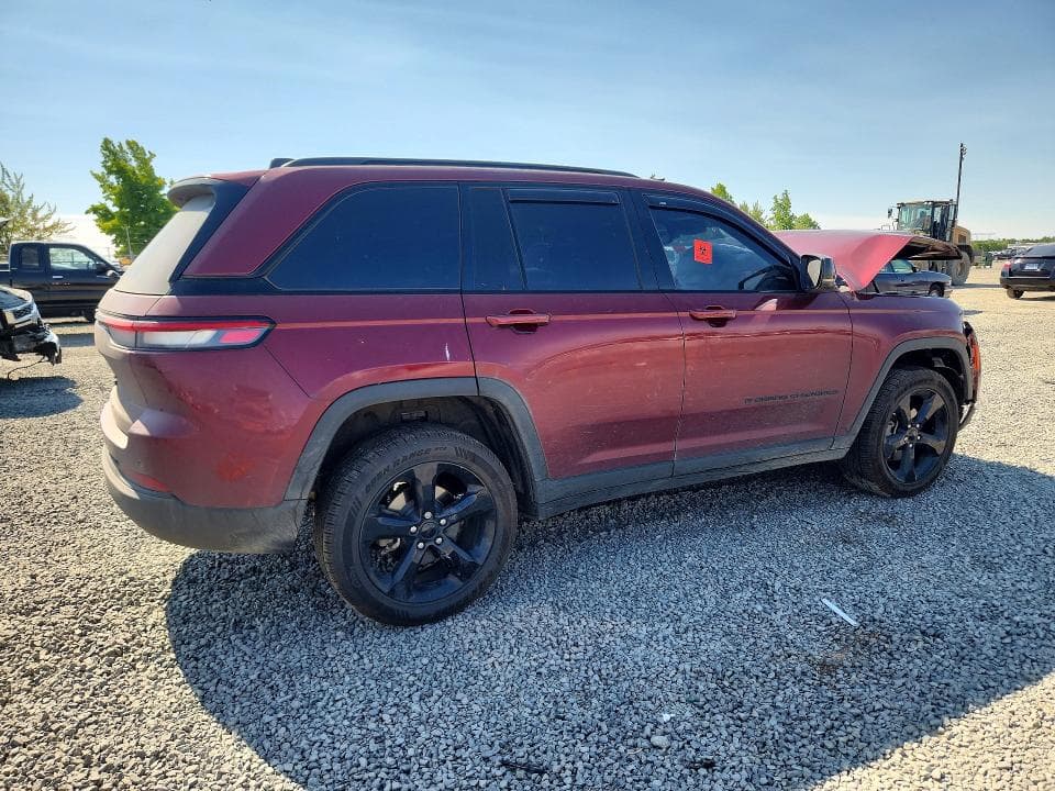 2023 JEEP GRAND CHEROKEE LAREDO 3