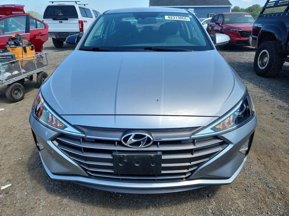 2020 HYUNDAI ELANTRA SE 5