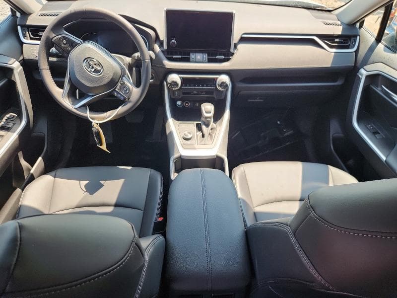 2025 TOYOTA RAV4 XLE PREMIUM 8