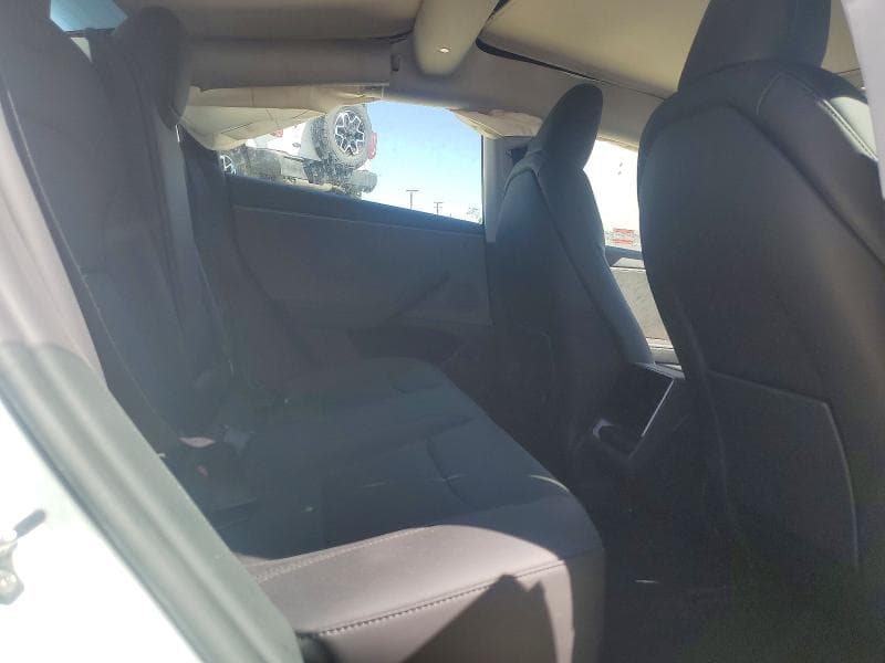 2026 TESLA MODEL 3 10