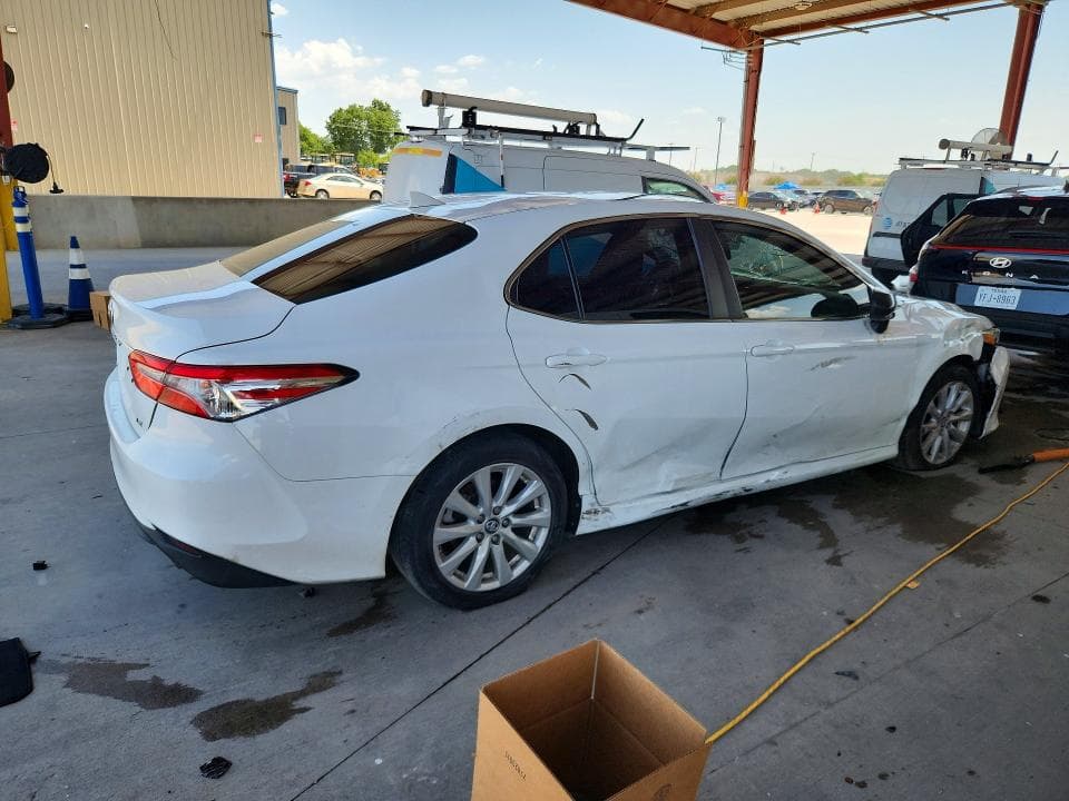 2019 TOYOTA CAMRY LE 3
