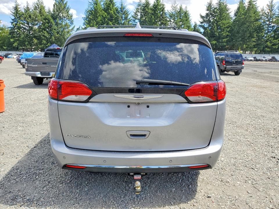 2019 CHRYSLER PACIFICA TOURING L 6