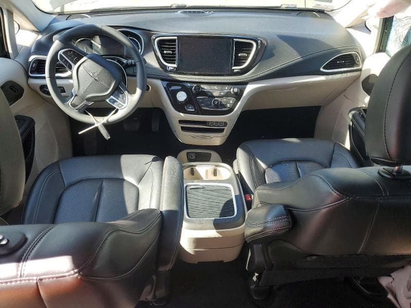 2024 CHRYSLER PACIFICA HYBRID SELECT 8