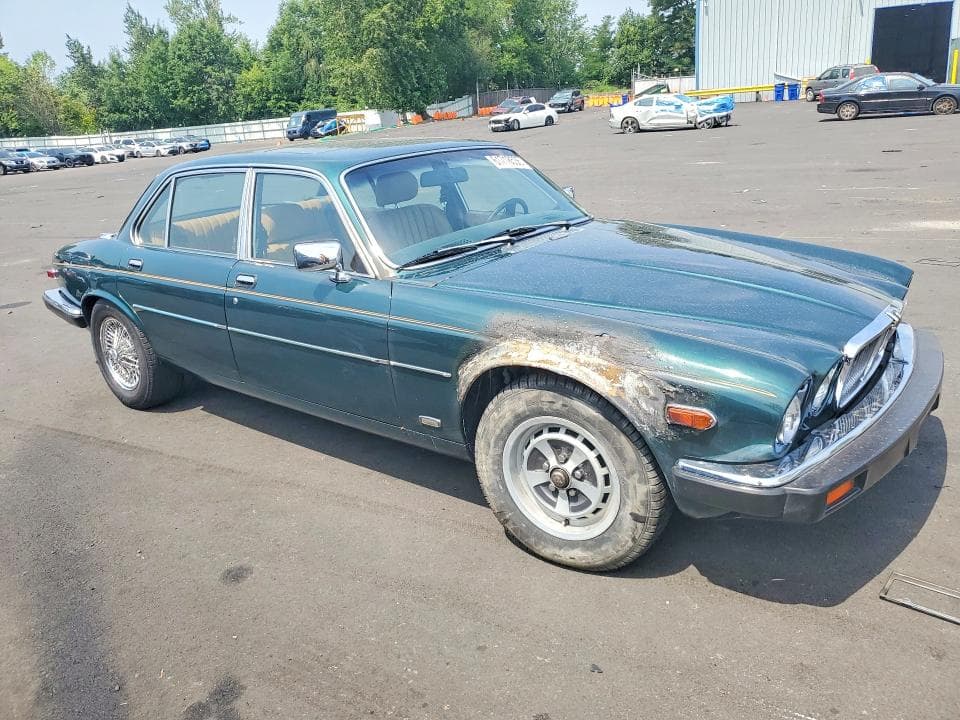 1984 JAGUAR XJ6 4