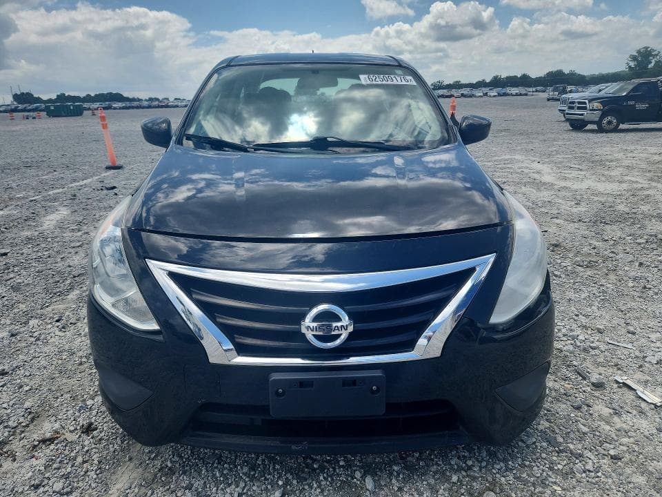 2018 NISSAN VERSA SV 5