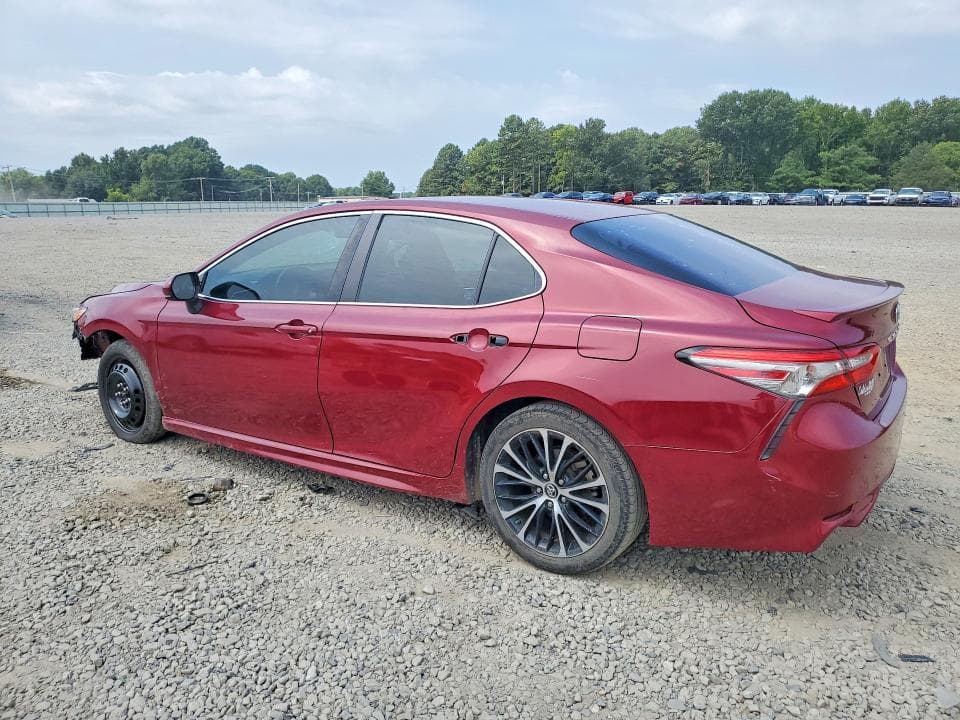 2018 TOYOTA CAMRY SE 2