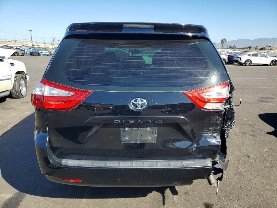 2017 TOYOTA SIENNA L 7-PASSENGER 6