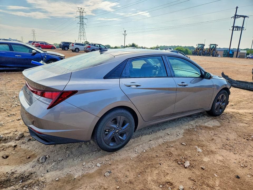 2022 HYUNDAI ELANTRA SEL 3