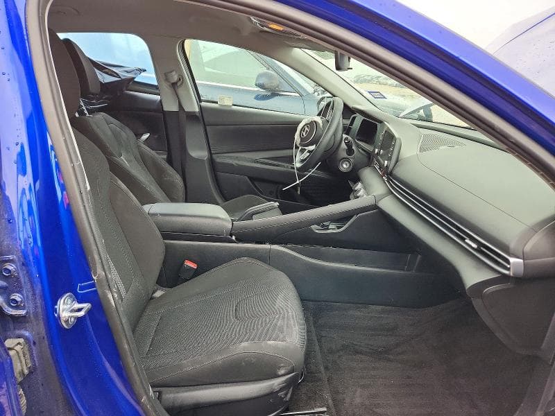 2025 HYUNDAI ELANTRA SE 7