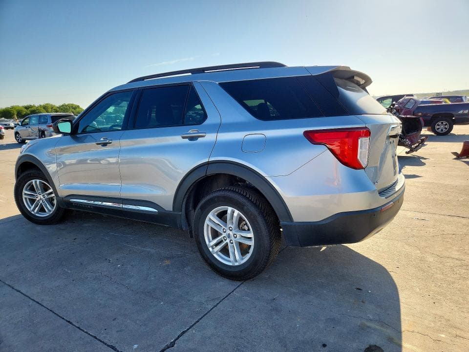 2021 FORD EXPLORER XLT 2