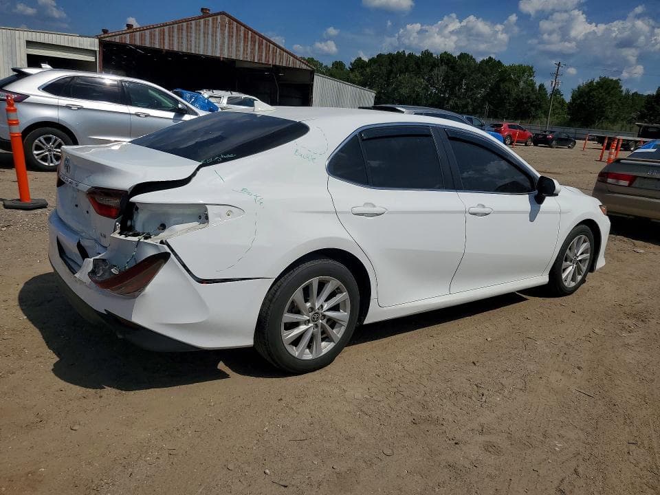 2023 TOYOTA CAMRY LE 3