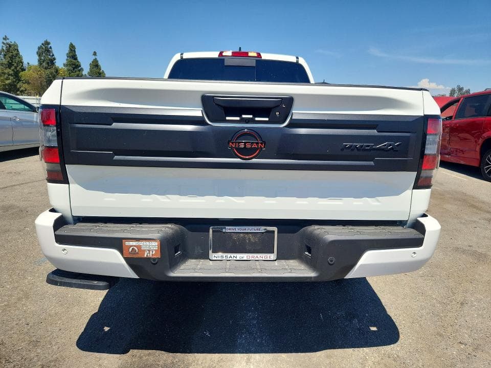 2025 NISSAN FRONTIER PRO-4X 6