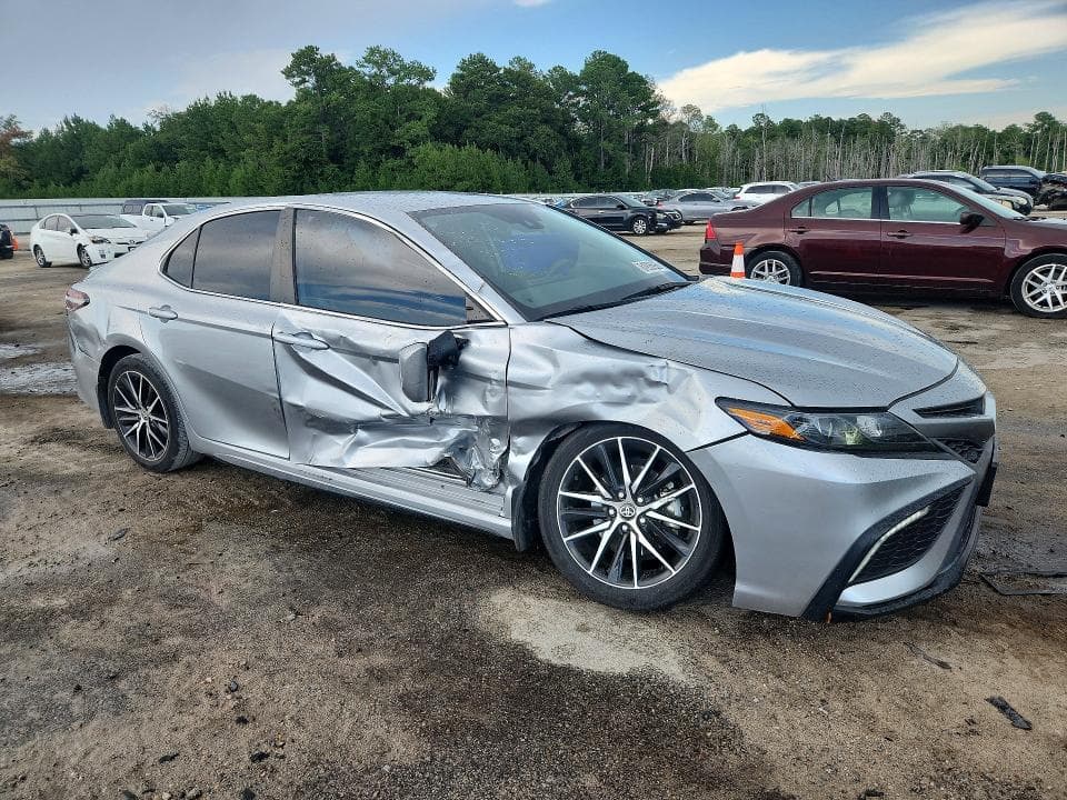 2024 TOYOTA CAMRY SE 4