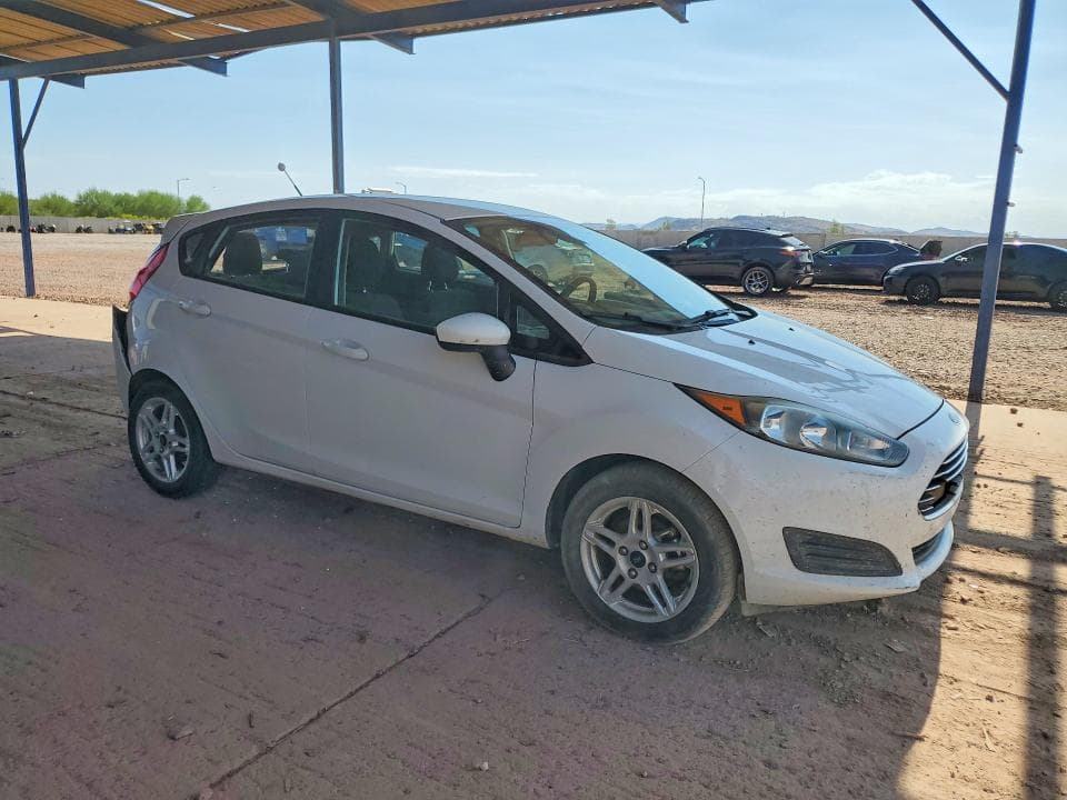 2017 FORD FIESTA SE 4