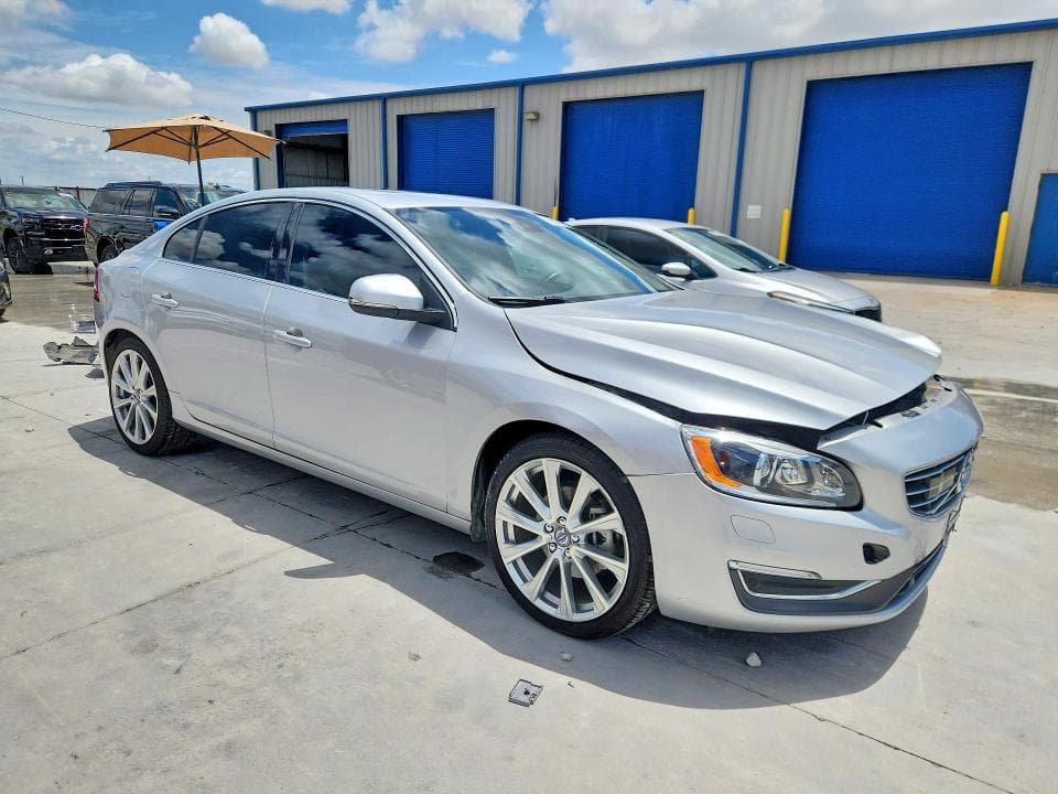 2017 VOLVO S60 PLATINUM 4