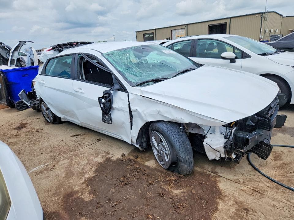 2026 HYUNDAI ELANTRA SE 4