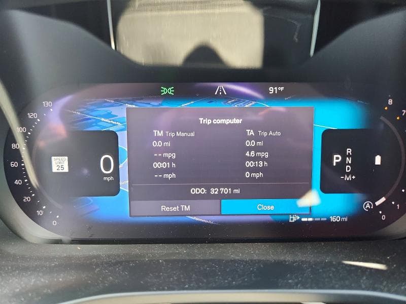 2023 VOLVO XC40 PLUS 9