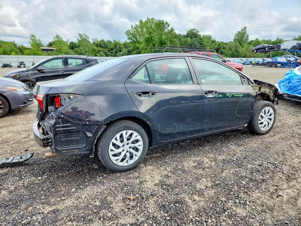 2018 TOYOTA COROLLA LE 3