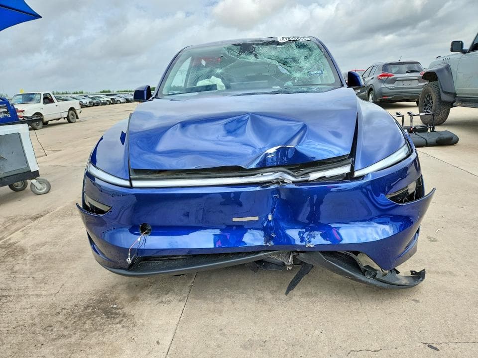 2026 TESLA MODEL Y 5