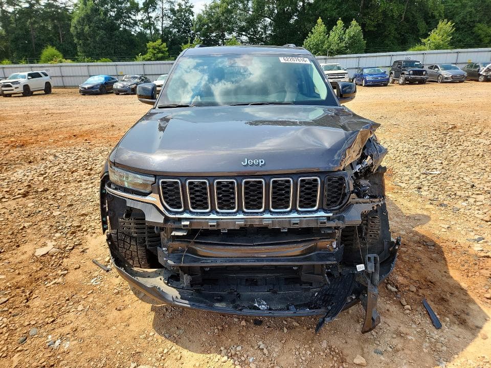 2023 JEEP GRAND CHEROKEE LAREDO 5