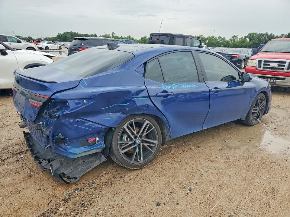 2025 TOYOTA CAMRY XSE 3