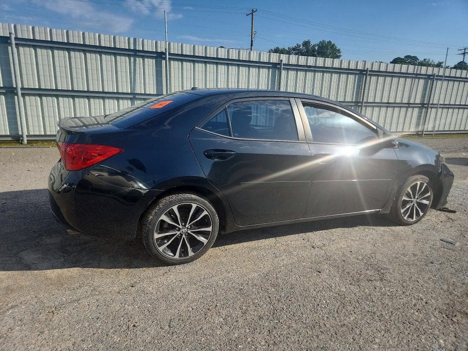 2017 TOYOTA COROLLA XSE 3