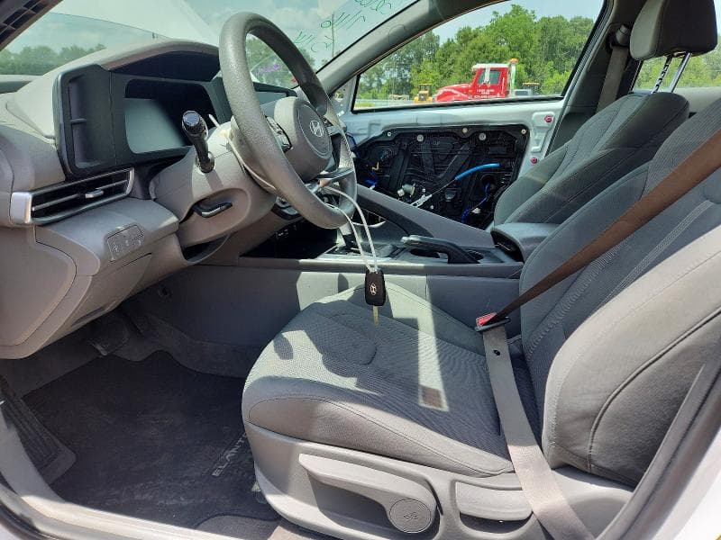 2024 HYUNDAI ELANTRA SE 7