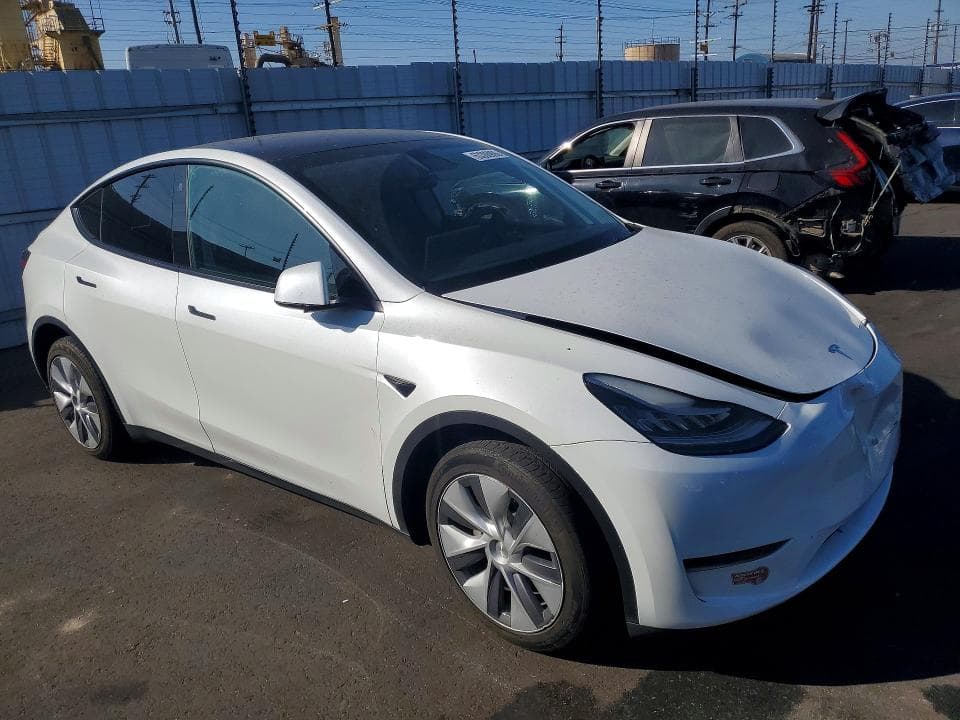 2023 TESLA MODEL Y 4