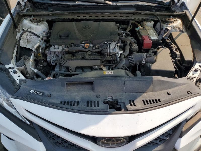 2020 TOYOTA CAMRY SE 11
