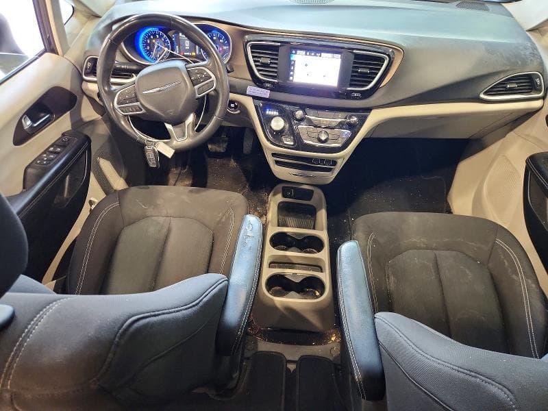 2022 CHRYSLER VOYAGER LX 8