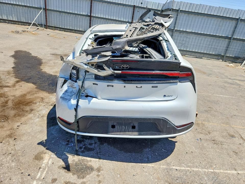 2023 TOYOTA PRIUS LE 6