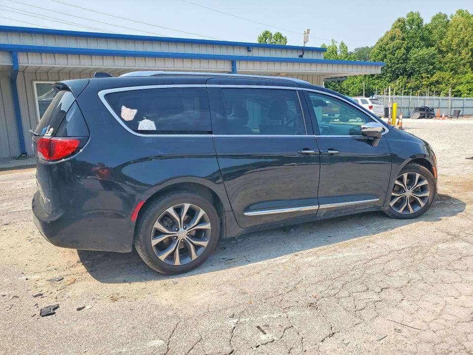 2017 CHRYSLER PACIFICA LIMITED 3