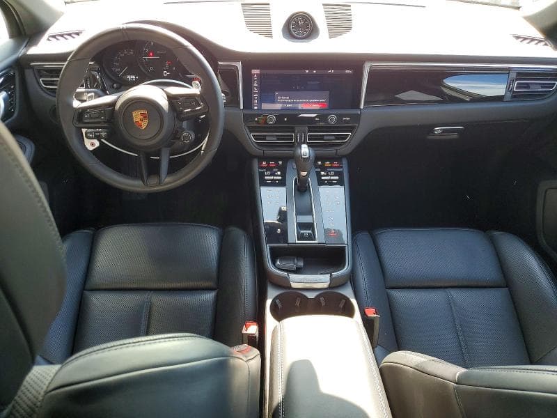 2024 PORSCHE MACAN BASE 8