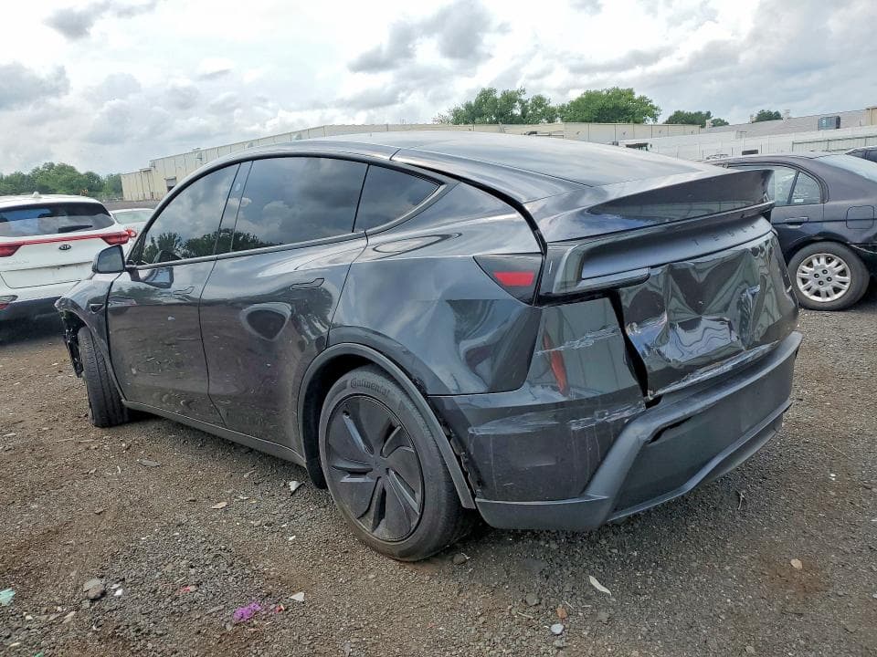 2026 TESLA MODEL Y 2