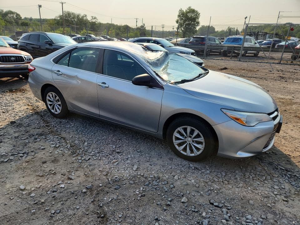 2017 TOYOTA CAMRY LE 4