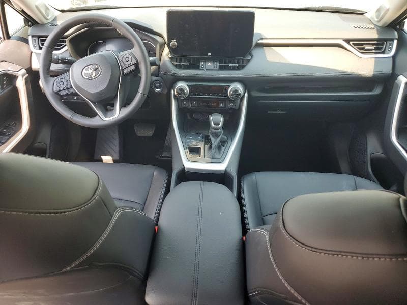 2025 TOYOTA RAV4 XLE PREMIUM 8