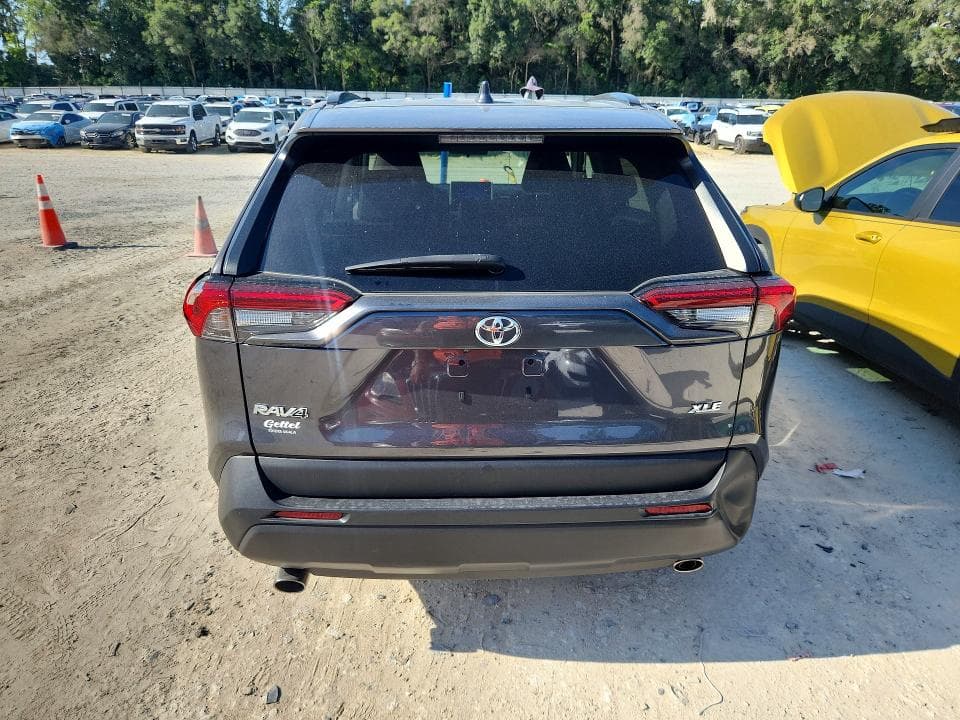 2023 TOYOTA RAV4 XLE 6