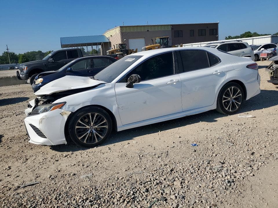 2019 TOYOTA CAMRY SE