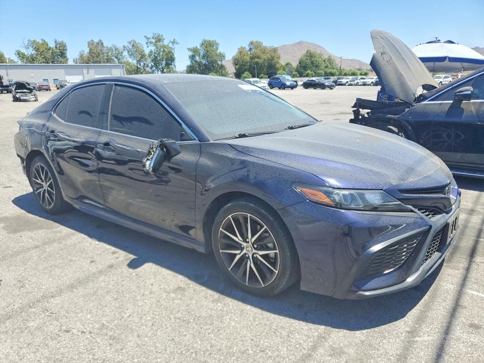 2022 TOYOTA CAMRY SE 4