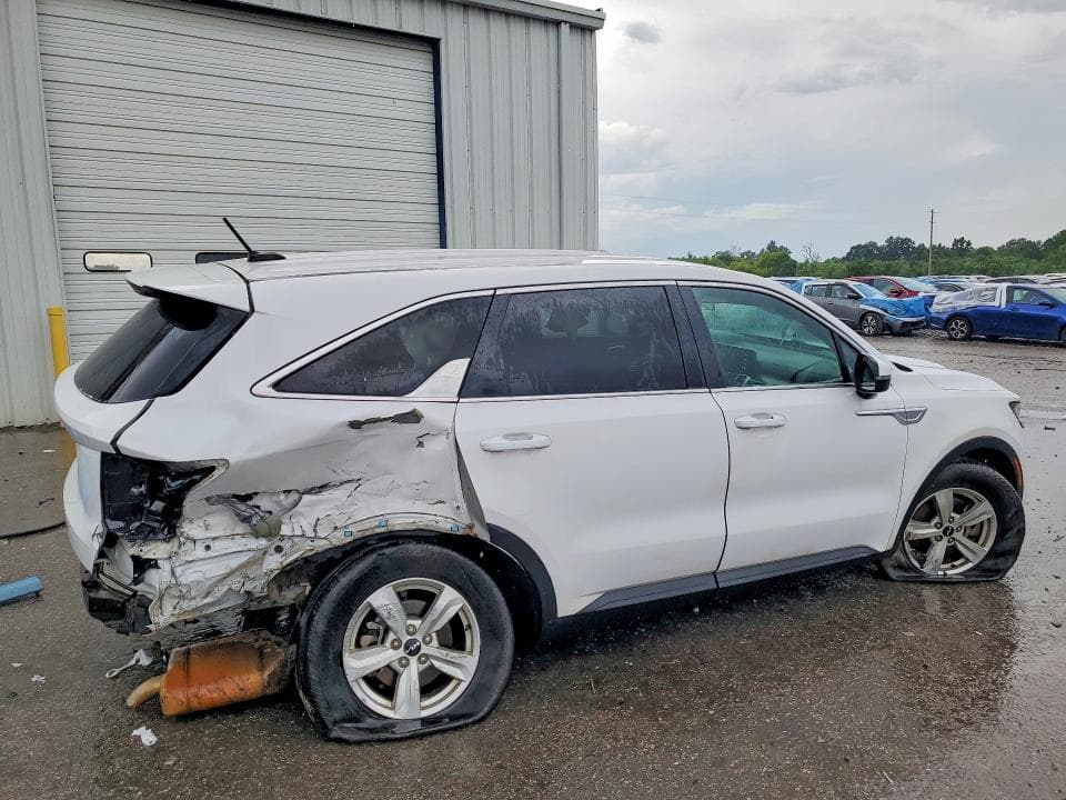 2023 KIA SORENTO LX 3