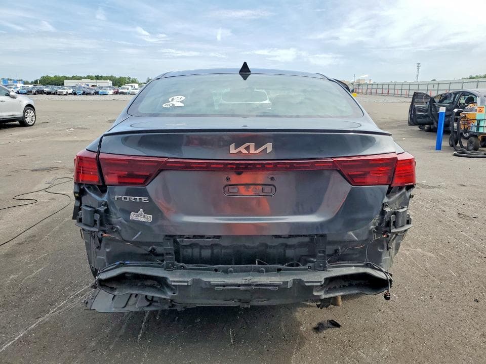 2023 KIA FORTE GT LINE 6