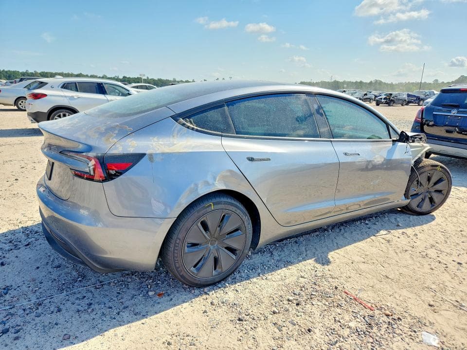 2026 TESLA MODEL 3 3